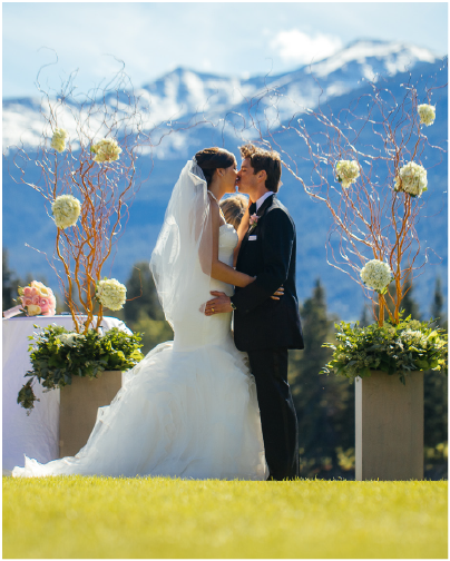 Kissing the bride - Jasper Weddings Kissing the bride - Jasper Weddings